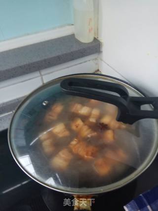 红烧肉鹌鹑蛋的做法步骤：7