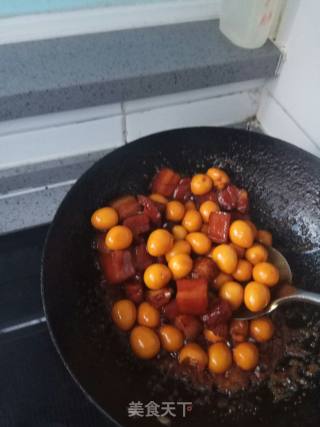 红烧肉鹌鹑蛋的做法步骤：10