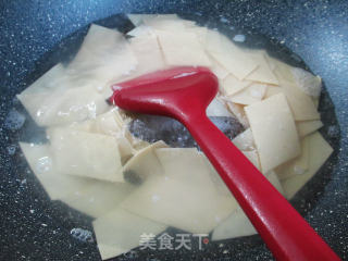 榨菜丝千张炒西葫芦的做法步骤：3