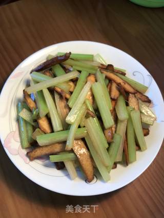 香干炒芹菜的做法步骤：5