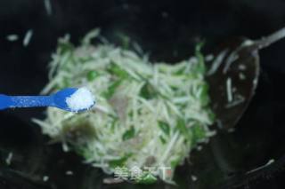 青椒茭白炒肉丝的做法步骤：6