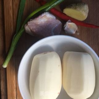 肉片炒莲菜的做法步骤：1