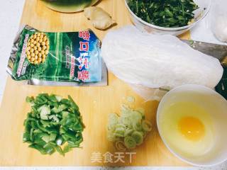 炸酱面的做法步骤：1