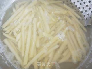 炸薯条（跟肯德基味道一样）的做法步骤：4