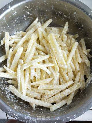 炸薯条（跟肯德基味道一样）的做法步骤：7