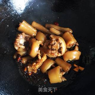 猪尾炒大葱的做法步骤：5