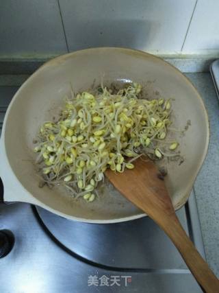 瘦肉丝炒黄豆芽的做法步骤：9