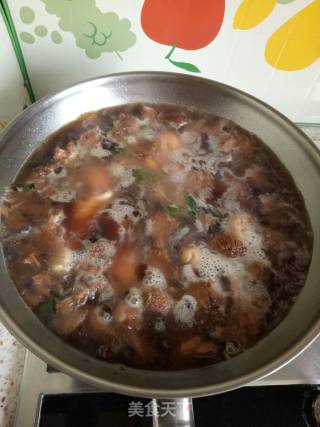 猴头菇炖鸡腿的做法步骤：5