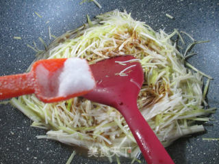 韭菜芽炒金针菇的做法步骤：6