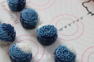 青花瓷冰皮巧克力流心月饼的做法步骤：16