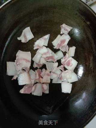 花肉玉米焖花菜的做法步骤：5