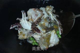 梭子蟹烧毛豆的做法步骤：3