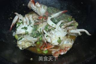 梭子蟹烧毛豆的做法步骤：8