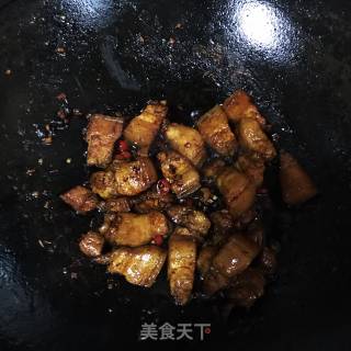 五花肉烧百叶结的做法步骤：5