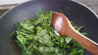 菠菜豆皮炒粉丝的做法步骤：6