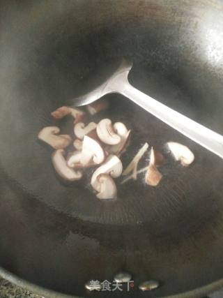蛏子豆腐汤的做法步骤：2