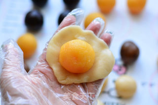 经典广式月饼的做法步骤：13