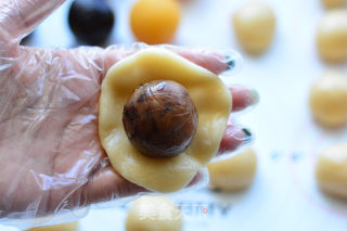 经典广式月饼的做法步骤：15