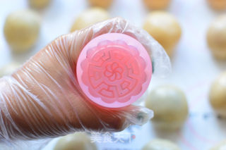 经典广式月饼的做法步骤：17