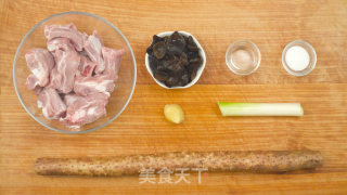 山药排骨汤的做法步骤：1