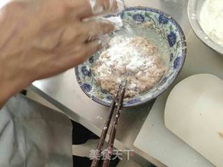 南煎肉饼的做法步骤：2
