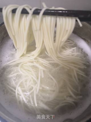 挂面蛋饼的做法步骤：2