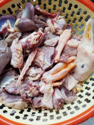 香辣鹅的做法步骤：1