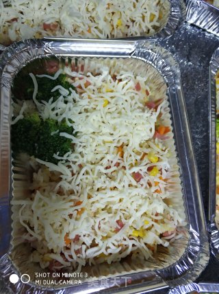 海鲜火腿焗饭的做法步骤：5