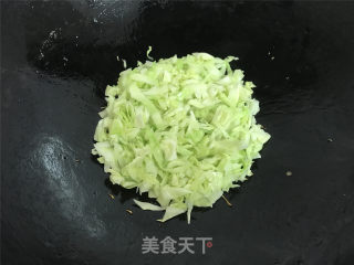 鸡蛋甘蓝炒米粉的做法步骤：4