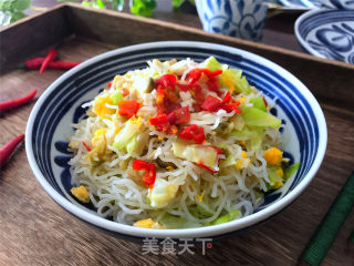 鸡蛋甘蓝炒米粉的做法步骤：9