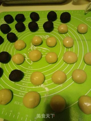 豆沙月饼的做法步骤：6