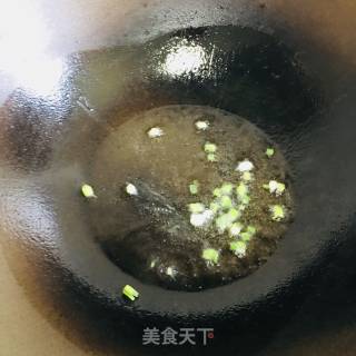 双椒丝炒绿豆芽的做法步骤：3