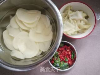 泡菜土豆片的做法步骤：1