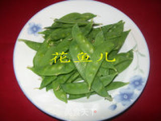 章鱼丸胡萝卜炒荷兰豆的做法步骤：3