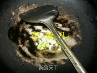章鱼丸胡萝卜炒荷兰豆的做法步骤：6