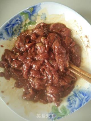洋葱炒牛肉的做法步骤：2