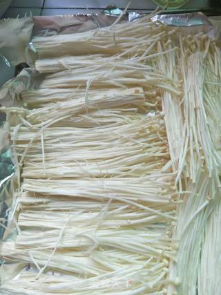 金针菇烤花甲的做法步骤：1