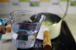 鱼丸丝瓜汤的做法步骤：4
