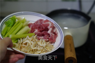 蛋丝虾皮汤年糕的做法步骤：4
