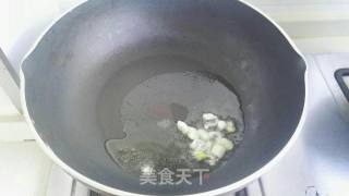 香肠炒丝瓜的做法步骤：3