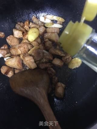 猪肉土豆胡萝卜焖面的做法步骤：2