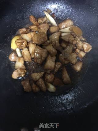 猪肉土豆胡萝卜焖面的做法步骤：3