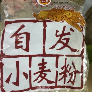 预祝大家中秋节快乐哈哈哈，第一次蒸这蛋糕，只能叫它馒头蛋糕的做法步骤：1