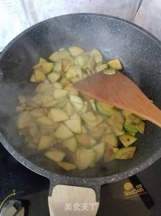 酱爆西葫芦片的做法步骤：4