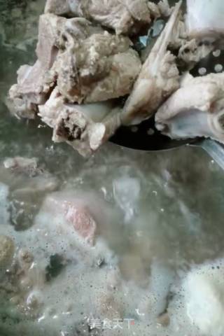 萝卜排骨汤的做法步骤：2