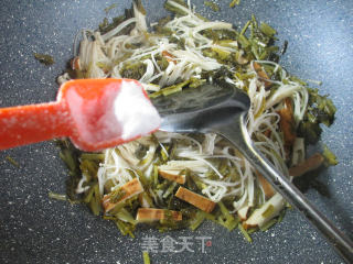 香干雪菜炒金针菇的做法步骤：6