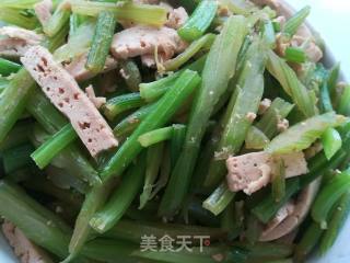 芹菜炒豆腐的做法步骤：6
