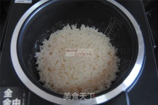 红茶肉松饭团的做法步骤：4