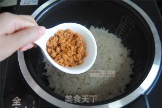 红茶肉松饭团的做法步骤：5
