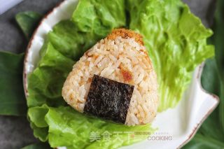 红茶肉松饭团的做法步骤：7